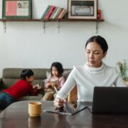 4 Low-Stress Ideas to Balance Freelancing With Your Home Life