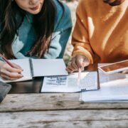 Crafting Engaging Articles with Industry Trend Insights