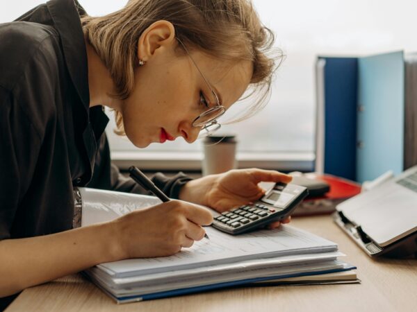 W-2 vs 1099 Filing Requirements for Small Businesses