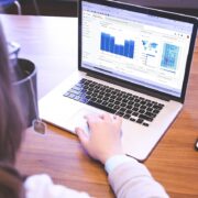 The Hybrid SEO Workflow: Combining AI Efficiency with Human Authority