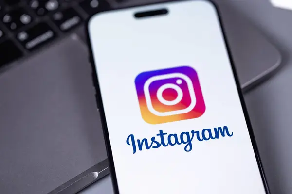 Public Instagram Story Viewer: How to Check IG Stories Online Safely in 2026